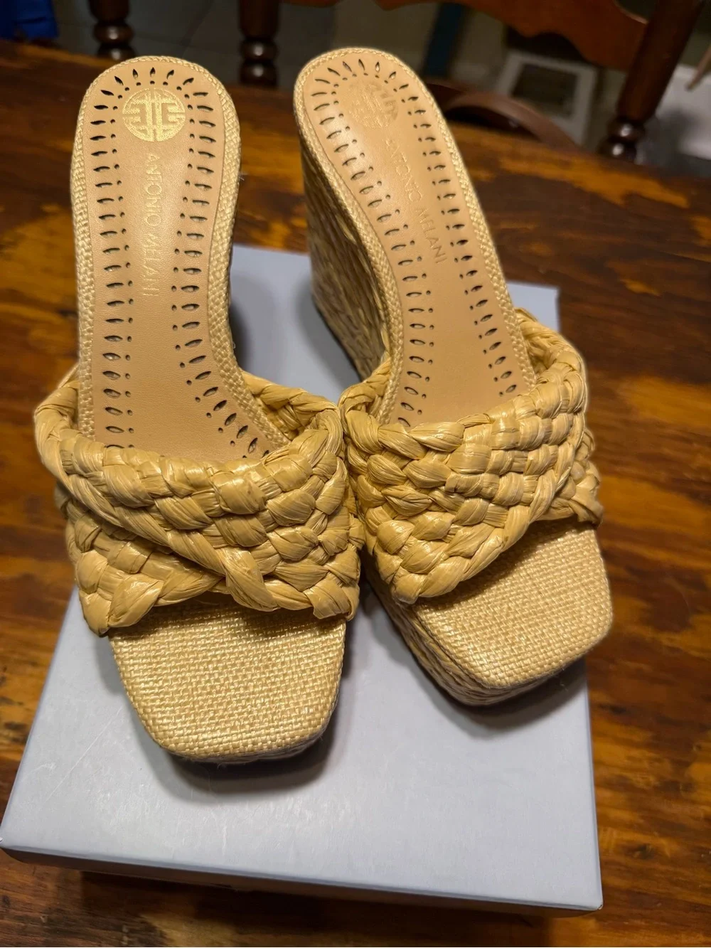 ANTONIO MELANI Like New Size 6 Natural Tan Braided Platform Slide Sandals